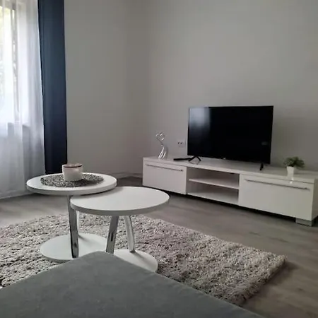 Dora-100m From The Beach Apartment *